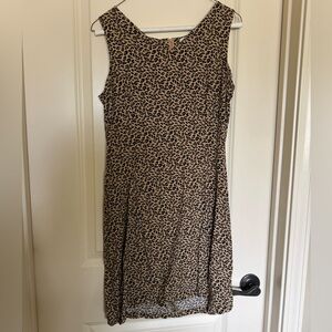 Liz Claiborne light weight leopard Sheath Dress.  Size 8